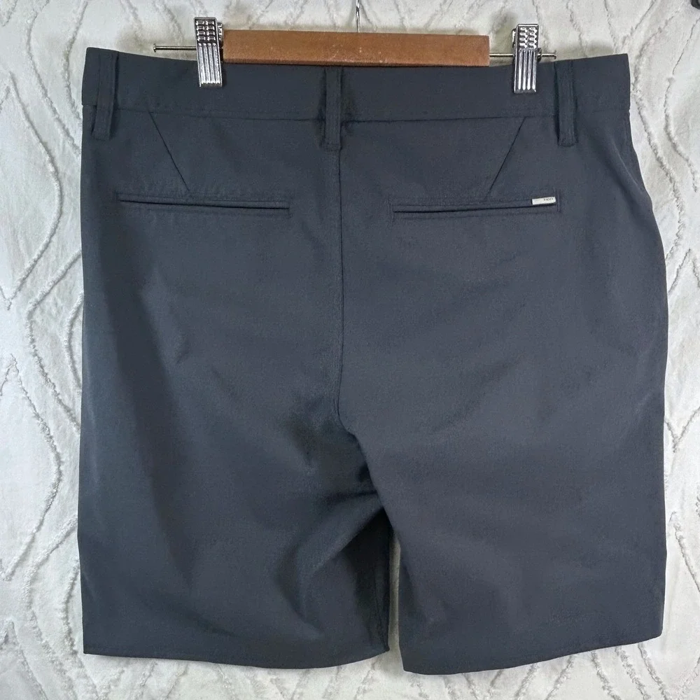 Vuori Meta Shorts Mens 30 Charcoal Gray Performance Stretch Hiking Golf Techwear